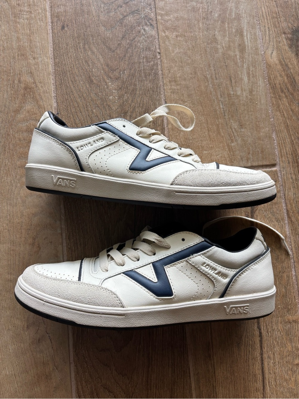 Vans Men’s Lowland CC - Off White / Navy